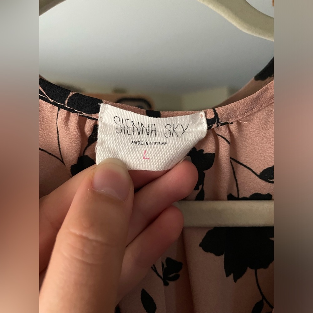 Sienna Sky Dusty Pink and Black Floral Faux Tie Style Crop Top - Picture 2 of 5